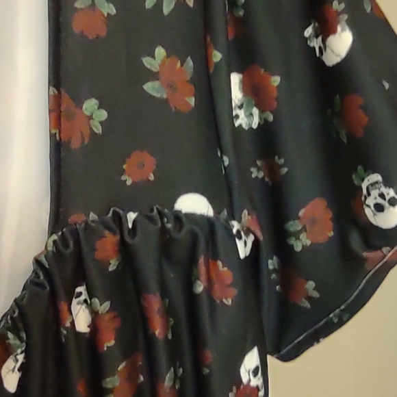 Goth Skull With Roses Empire Midi Dress Spring or Summer Size 16 Plus/0 label - Picture 8 of 12